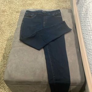 Chicos- 8- Pull On Ankle Jegging